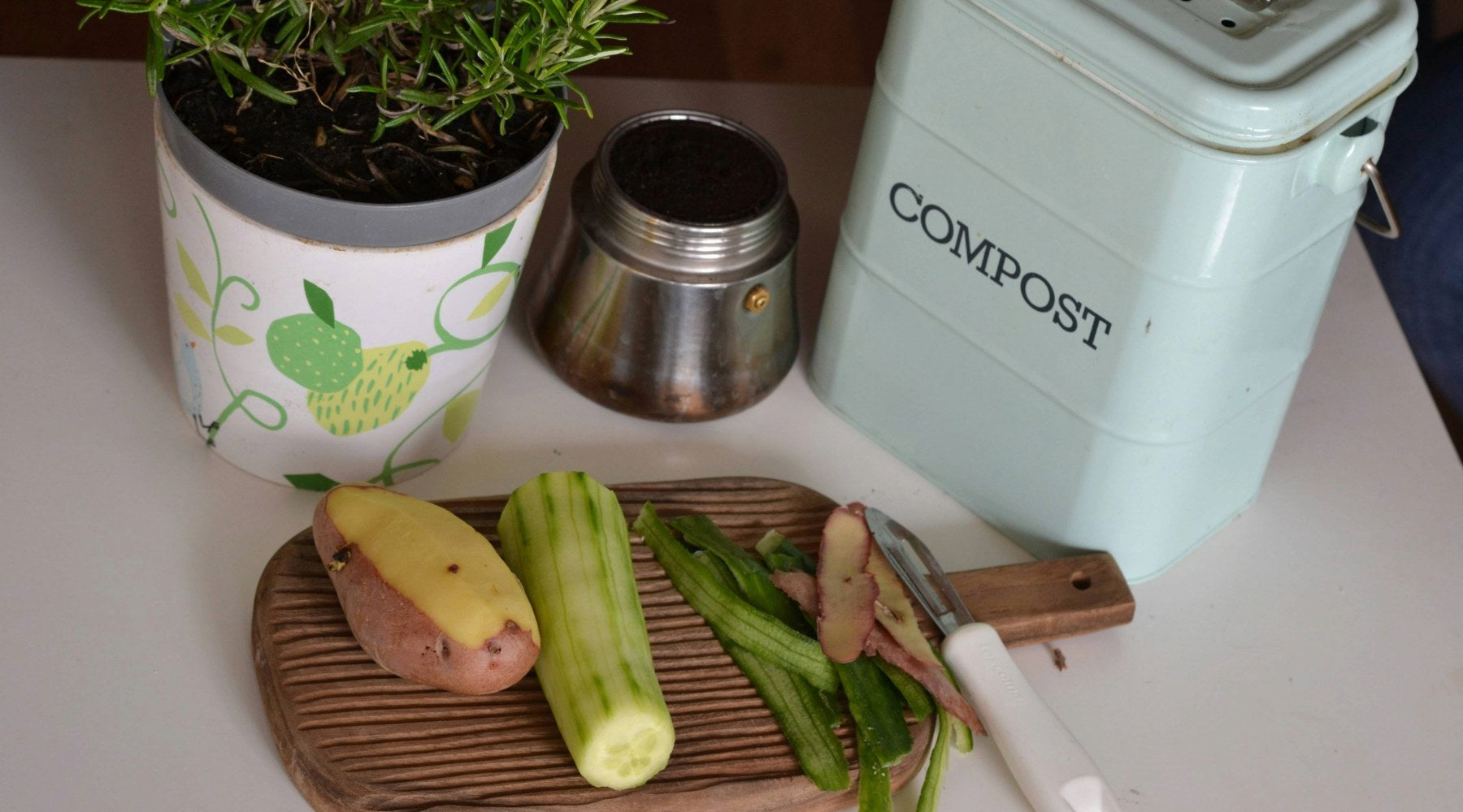 How to Compost in an Apartment: Fast and Simple